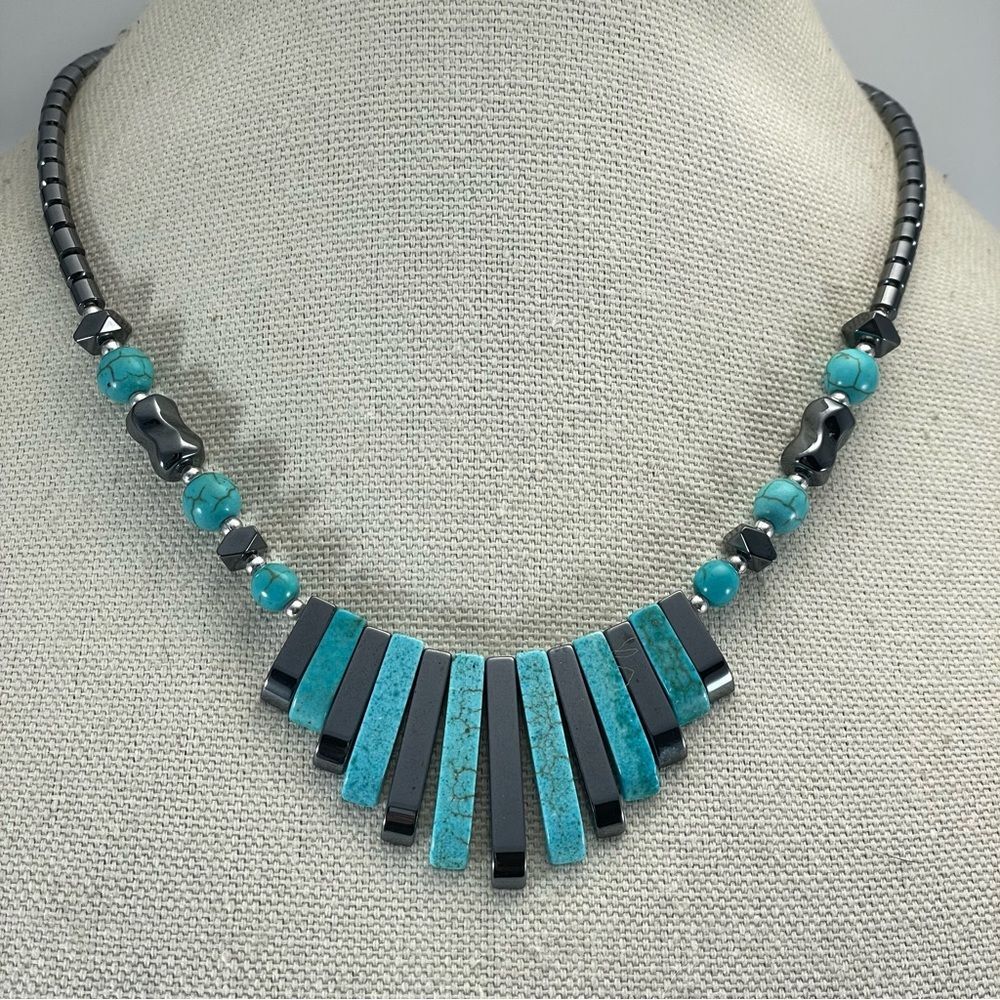 Faux Turquoise Hematite Bib Necklace 18” Mixed Beaded Screw Clasp Boho Fashion